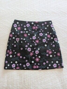 Loft Anne Taylor Floral Embroidered Black Mini Skirt Purple & White Details Sz 2